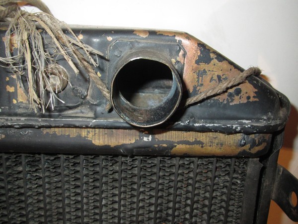 Радиатор охлаждения газ 21 новый старого выпуска не крашенный без пробок ГАЗ-21 "Волга"  чердачного хранения